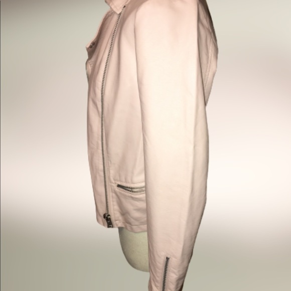 SALE 🤍 FOREVER 21 faux leather jacket - Picture 4 of 7